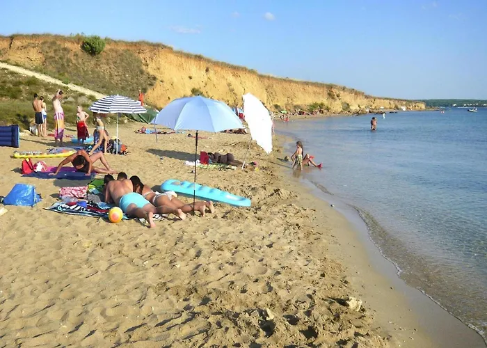 In Near Stunning Beaches * 普利拉卡