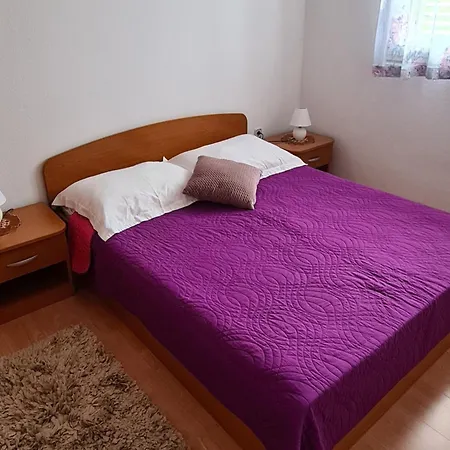 In Near Stunning Beaches Daire